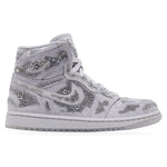 Jordan 1 Retro High OG Swarovski Vast Grey (W) – widok z boku