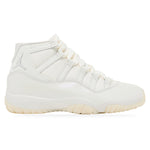 Jordan 11 Retro Pearl (W) – widok z boku