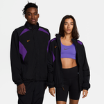 Nike Culture of Football Therma-FIT Repel Hooded Jacket Black Voltage Purple – na modelu – przód