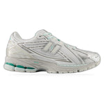 New Balance 1906 White Silver Grey – widok z boku