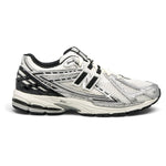New Balance 1906R Silver Black – widok z boku