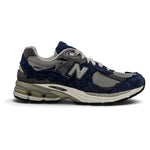 New Balance 2002R Protection Pack Navy Raincloud – widok z boku