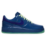 Nike Air Force 1 Low Patent Leather Mystic Navy Grape Ice – widok z boku