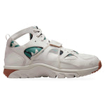 Nike Air Trainer Huarache Corteiz Light Bone – widok z boku