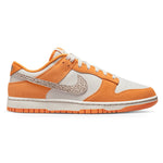 Nike Dunk Low AS Safari Swoosh Kumquat – widok z boku