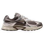 Nike V5 RNR Cave Stone Black – widok z boku