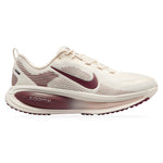 Nike Vomero 18 Pale Ivory Red Sepia Silt Red Dark Team Red (W) – widok z boku