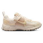 Nike Zoom Vomero 5 Pale Ivory Sand Drift (GS) – widok z boku